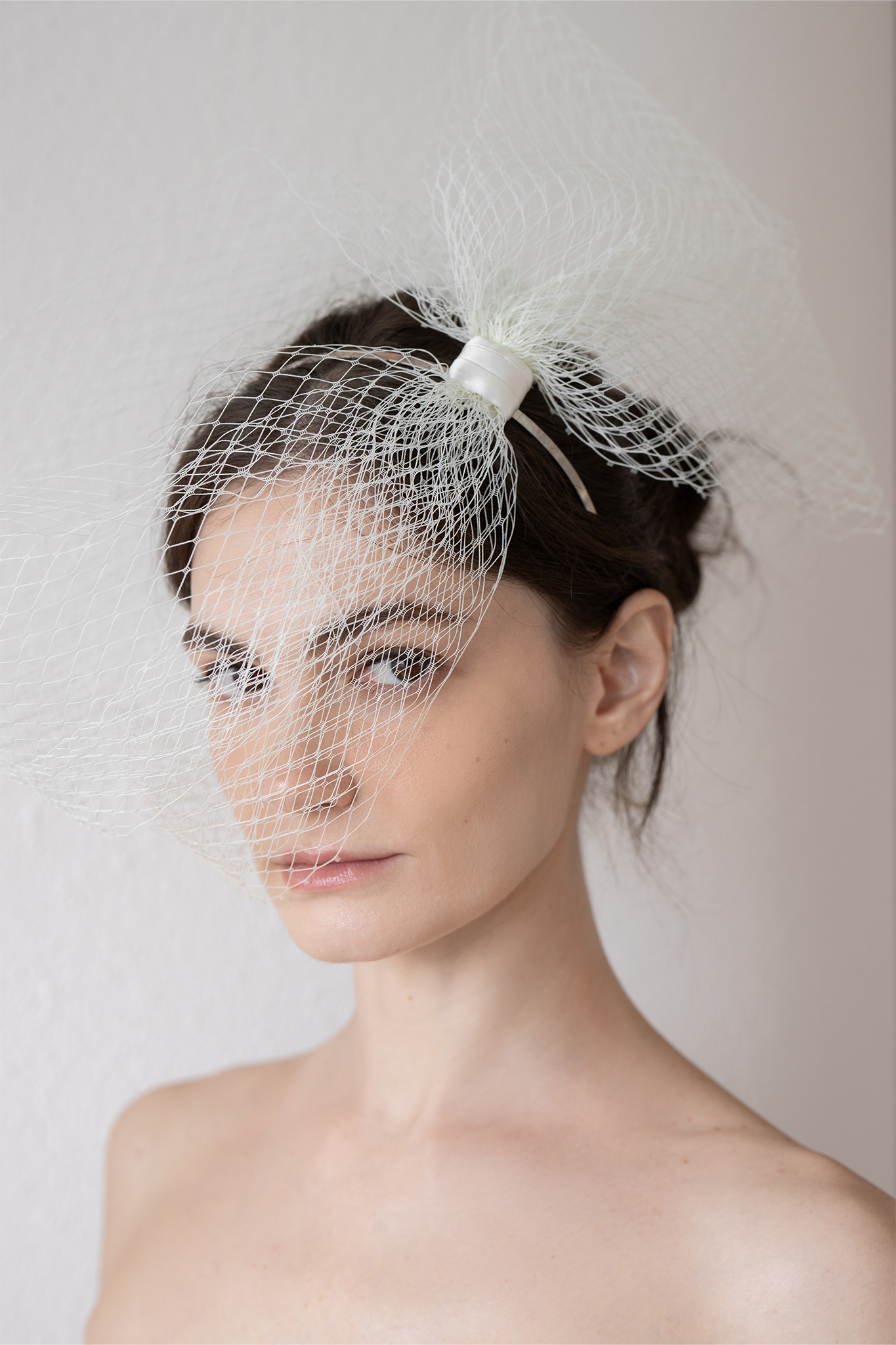 DESIGN 1 - BIRDCAGE BOW VEIL
