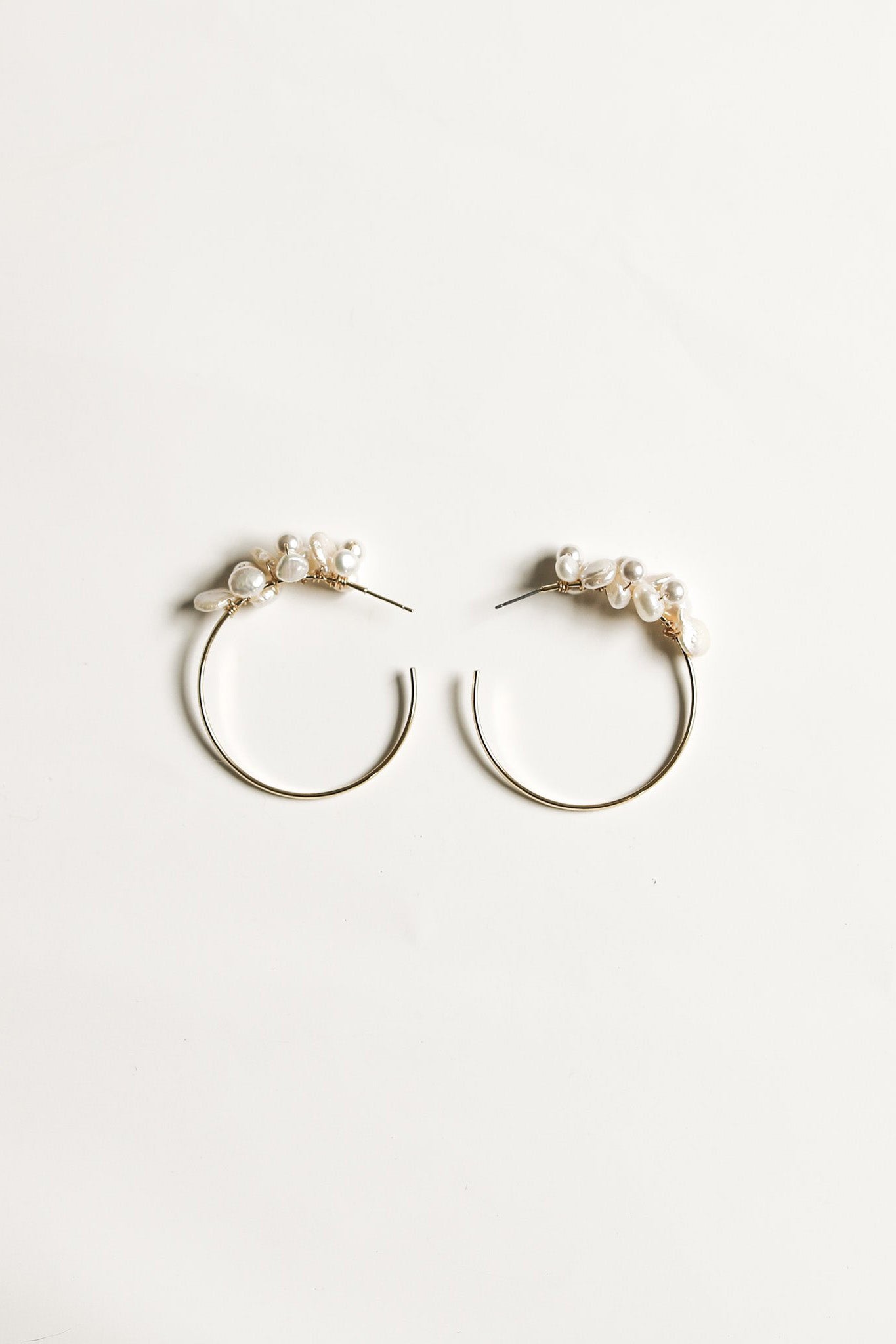 ARI FRESHWATER PEARL HOOPS