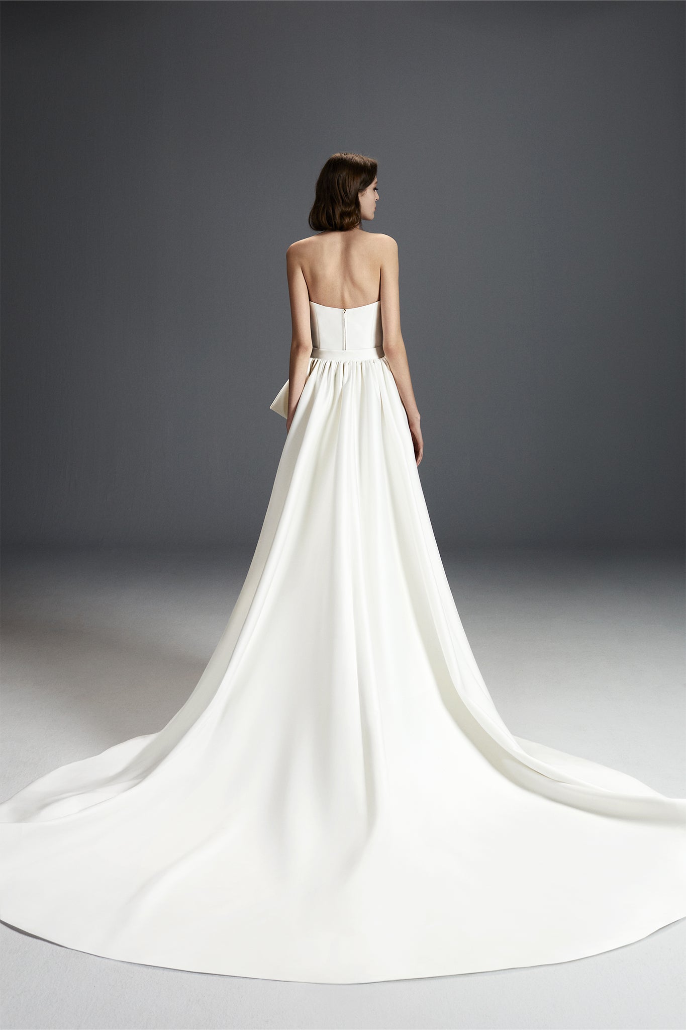 VIKTOR & ROLF - STRAPLESS DREAMY BOW GOWN VRM370