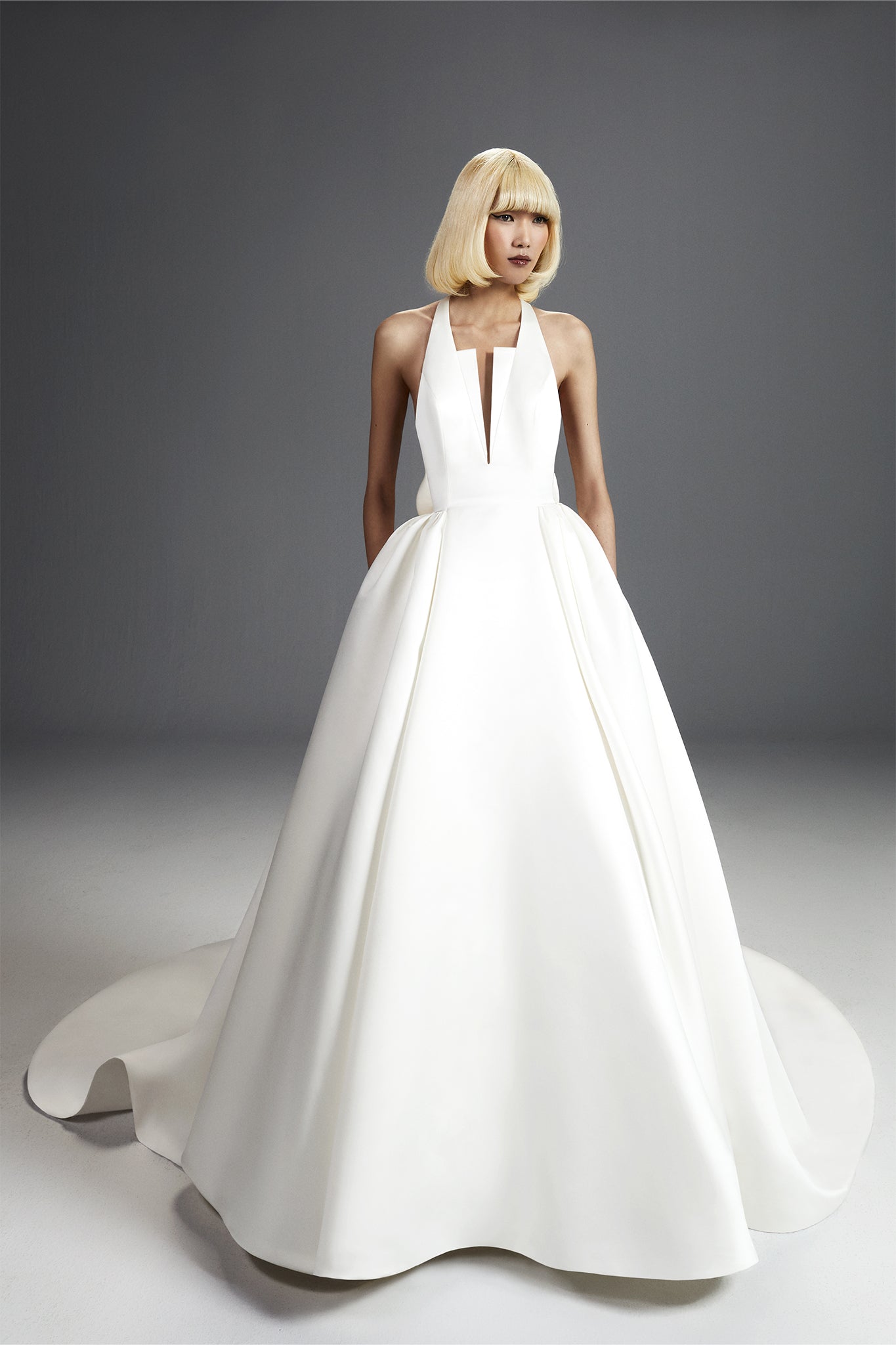 VIKTOR & ROLF - DREAMY BOW GOWN VRM376