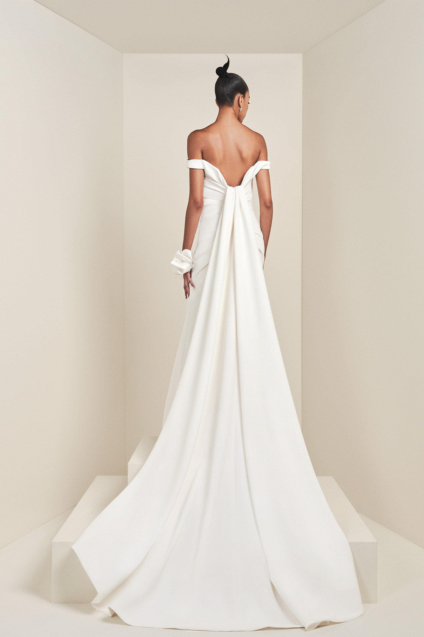 VIKTOR & ROLF - VRM417 OFF-SHOULDER ROMANTIC DRAPE MERMAID
