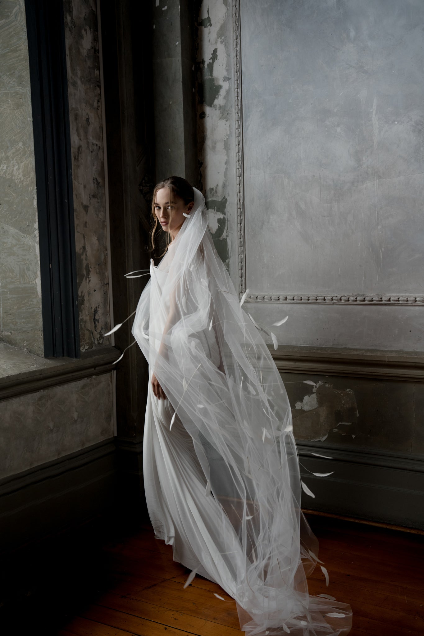 N16 - FEATHER VEIL NOUVEAU