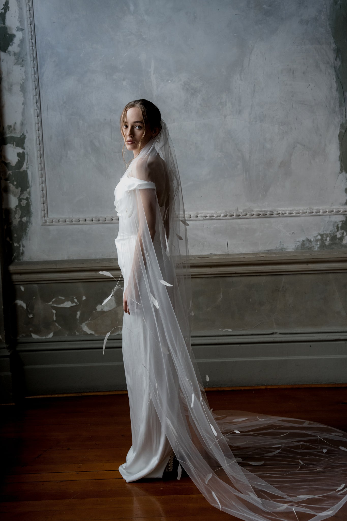 N16 - FEATHER VEIL NOUVEAU