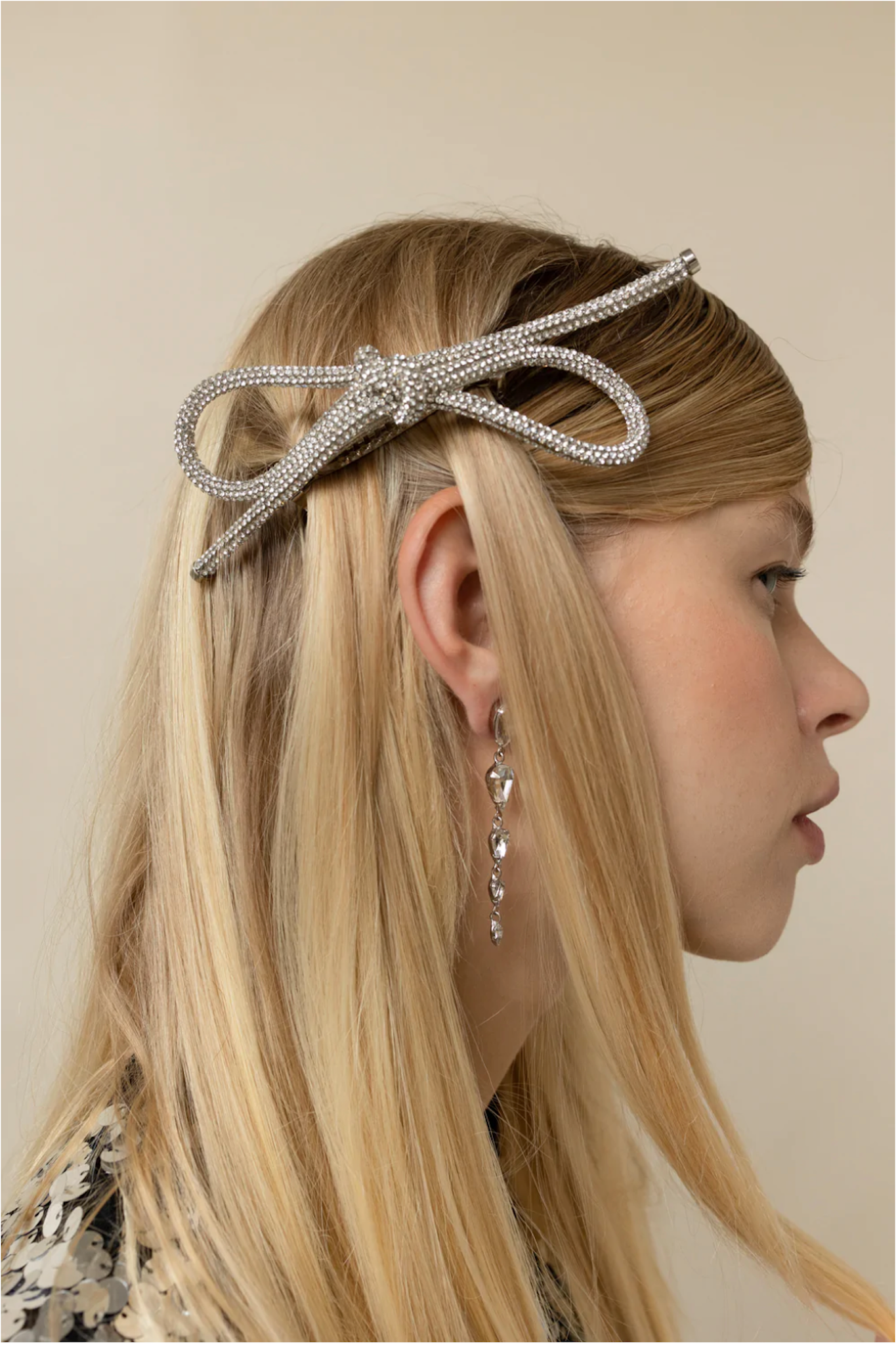 SASHA CRYSTAL BOW BARRETTE – The Loft Bridal SASHA CRYSTAL BOW BARRETTE – The Loft Bridal