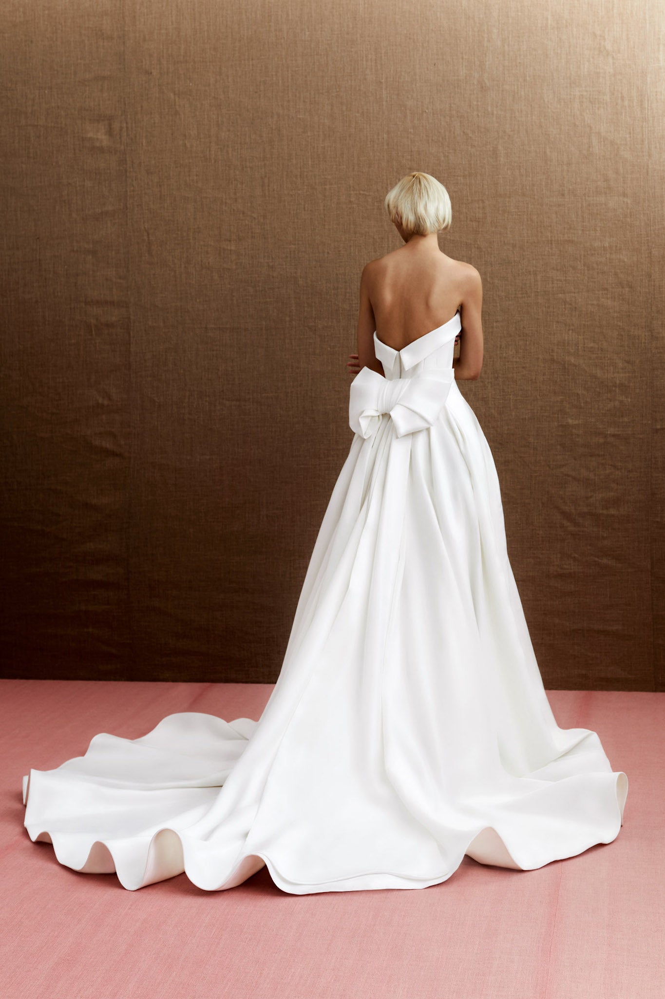 VIKTOR & ROLF MARIAGE - VOLUMINOUS STRAPLESS GOWN VRM306